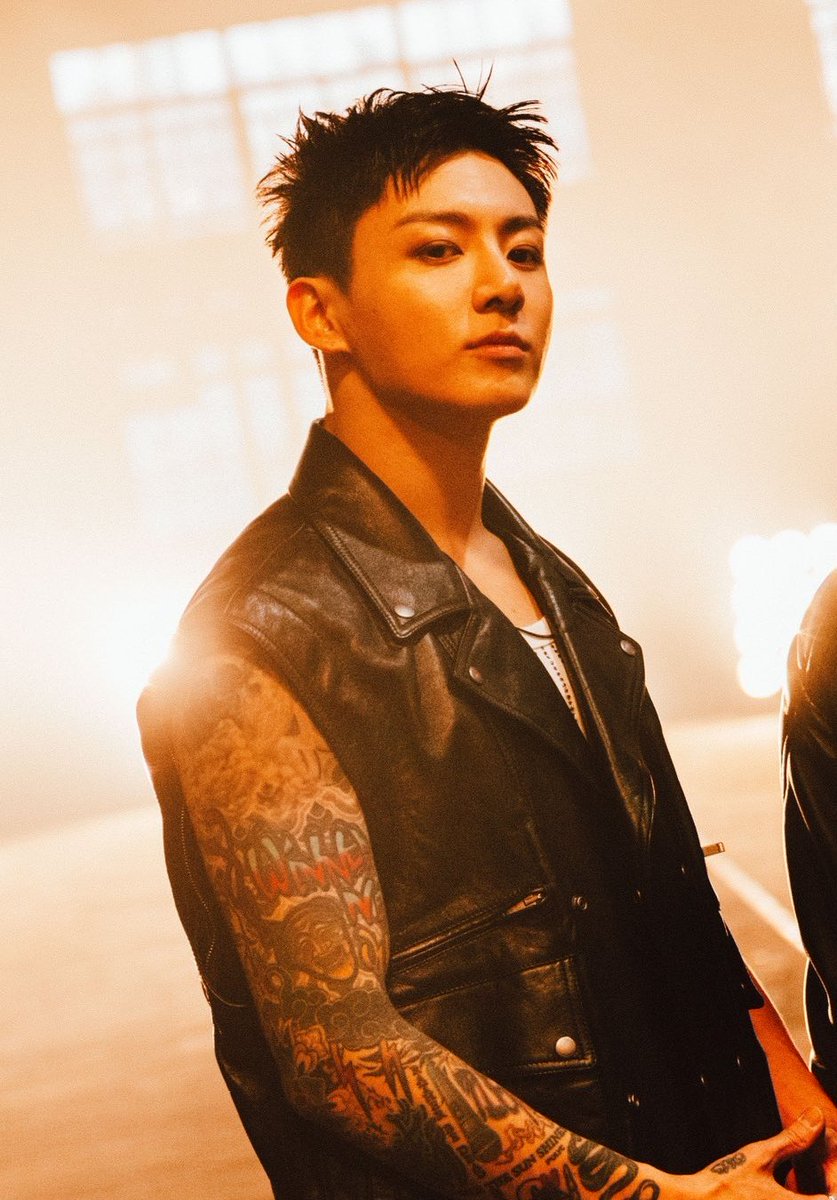 koovarbie's tweet photo. ALL OF HIS PIERCINGS ARE GONE IM GONNA CRY https://t.co/oj8f3DIOo5