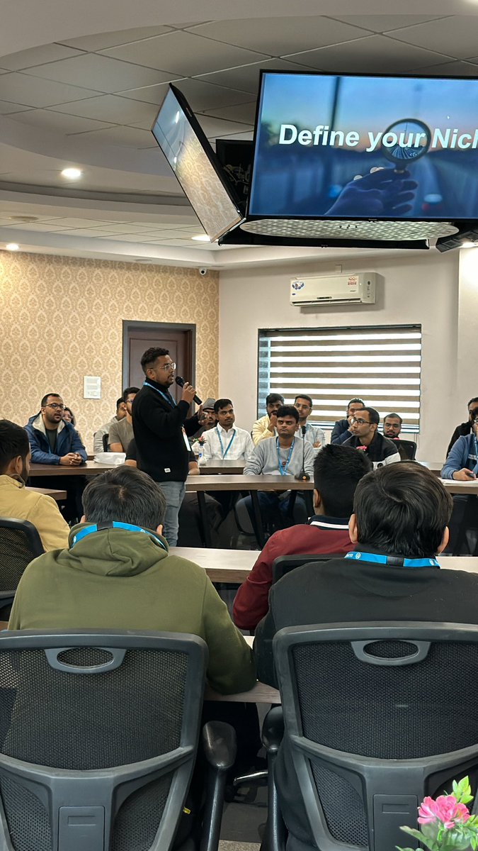 wcUdaipur's tweet photo. Session with Naveen Giri on “Getting Started as a Wordpress Freelancer”
#wcudaipur #naveengiri #wordpressfreelancer https://t.co/mTj1lbGjoE