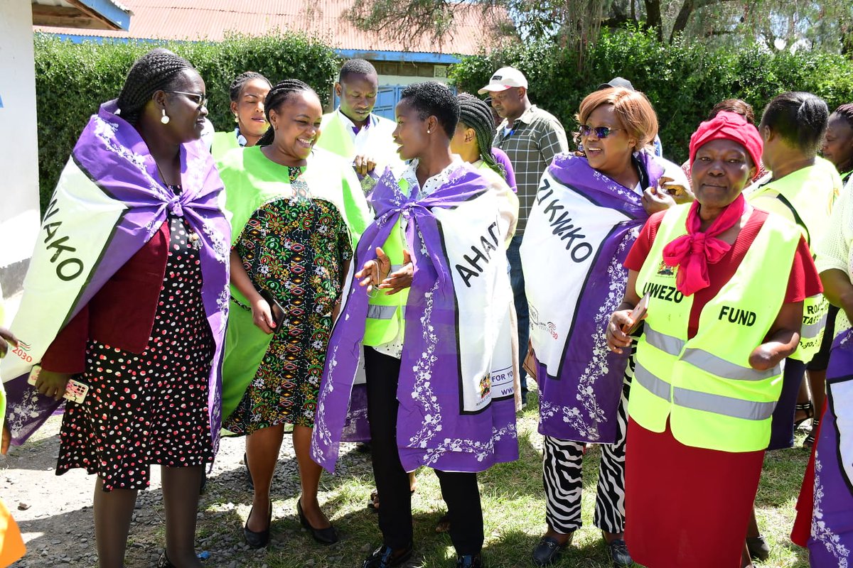 SusanAMangeni's tweet photo. Yesterday, I presided over the presentation of Uwezo Fund cheques worth Kshs 31.08M to 340 groups in Nakuru county. 
In Naivasha Town, I presented cheques worth Kshs. 3.85M to 37 groups and Kshs. 1.3M to 16 groups for Naivasha and Gilgil constituencies respectively, https://t.co/AdAzH7OG16