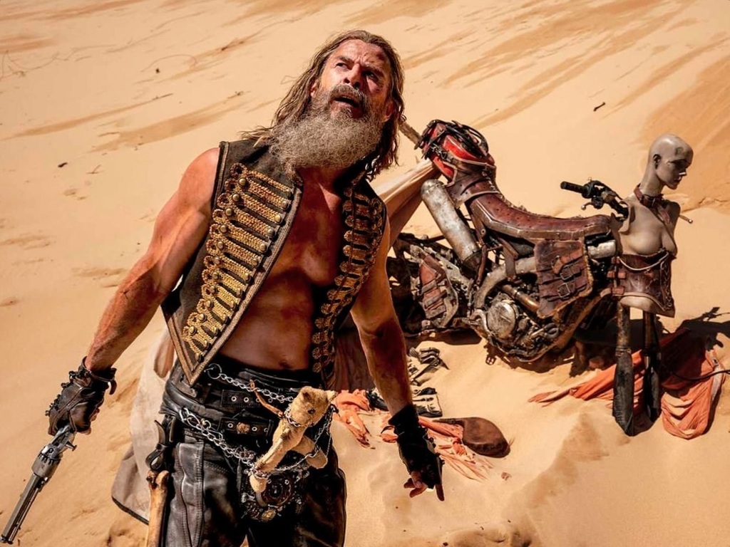 Well everyone has been DM’n me “Hey Tiger I want to see full crop of <a href="/chrishemsworth/">Chris Hemsworth</a> with the bike” so to the persistent ones your demand is my command. This shot is growing on me and as we get closer to release I can’t wait to share more with everyone.
… instagr.am/p/C0Vp6c_rbG_/