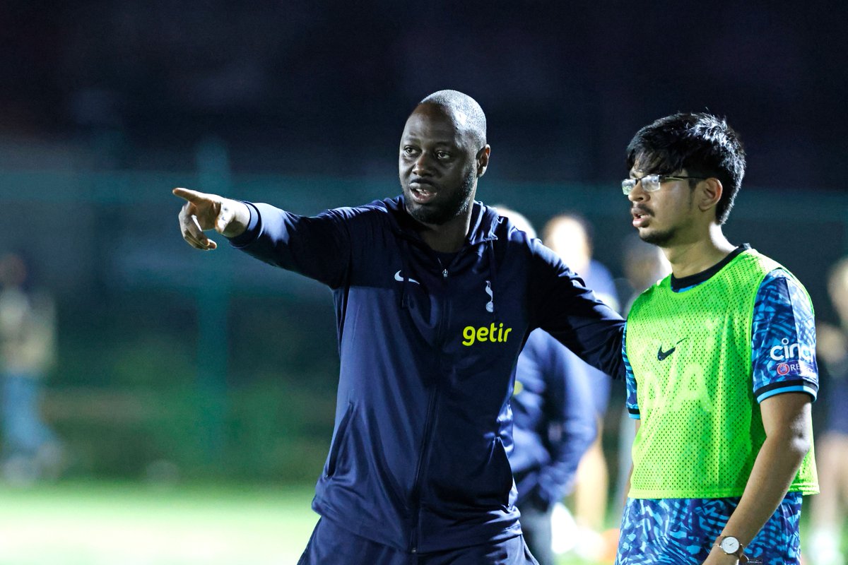 Spurs_India's tweet photo. What did you do this week? โจ
@BangaloreSpurs: We trained with Ledley King & Ossie Ardiles ๐
#SpursInIndia ๐ฎ๐ณ #COYS https://t.co/yBqdY8mQOR
