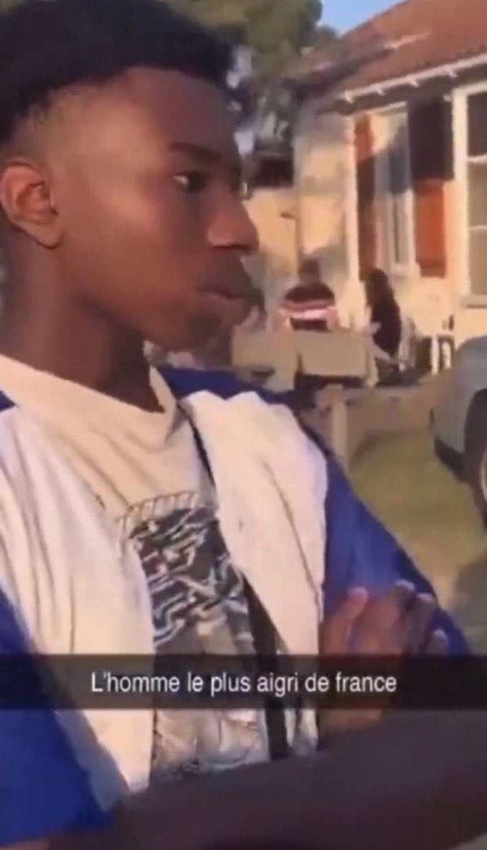 MARRELEY's tweet photo. @Black_Chineez je suis resté en pierre 🗿 les autres arrêtez de faire genre on s’en bat les couilles en vrai https://t.co/zbdIv0Glhf