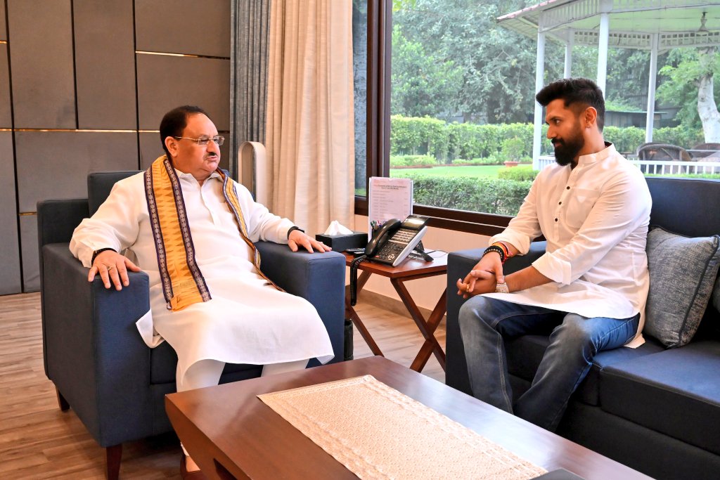 iChiragPaswan's tweet image. भारतीय जनता पार्टी के राष्ट्रीय अध्यक्ष आदरणीय श्री @JPNadda जी को जन्मदिन की हार्दिक शुभकामनाएं। 

ईश्वर से आपके उत्तम स्वास्थ्य व दीर्घायु जीवन की कामना करता हूँ।