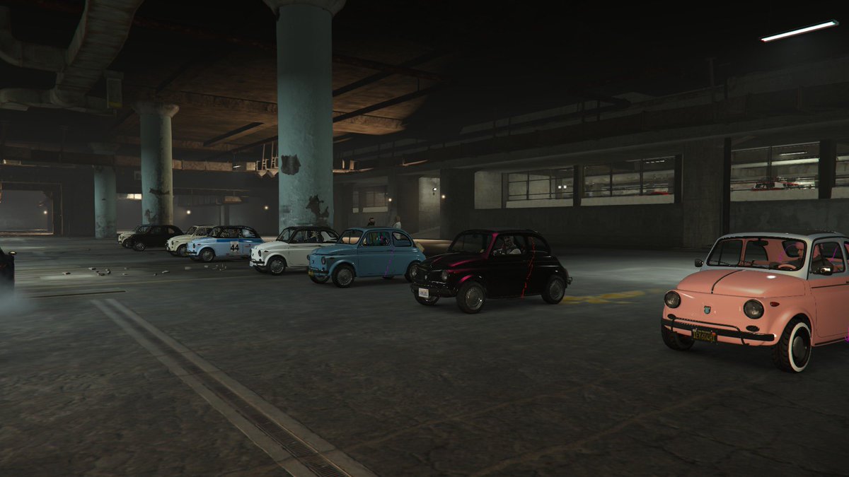 FunctionRP's tweet photo. 【#FNRP 普段のようす】

昨晩『MECHANIC CAR MEETING』が開催されました！✨💫

みんなのお気に入りの車を並���たり
カスタムコンテストを実施し、レースで競い合ったりしました🚗³₃

また次の公式イベントをお楽しみに🎪

#GTA  #FiveM #GTARP https://t.co/TcnMV0VpRZ