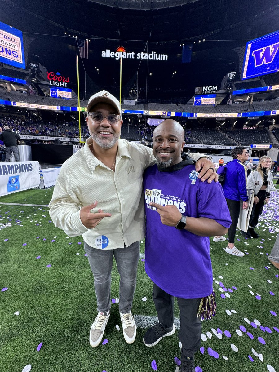 TheSocietyAG's tweet photo. Congrats to my guy @CoachLeeMarks for the big win tonight! #Pac12Champs #Firstandthelast @UW_Football @pac12 https://t.co/L1AHovgXxp