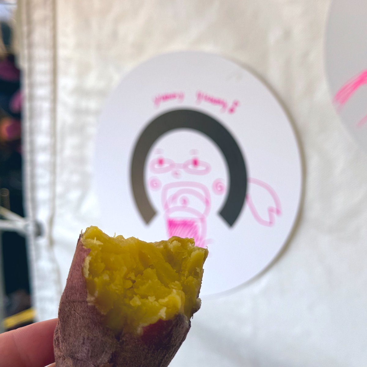 deleteC_'s tweet image. ブースにお立ち寄りいただいたみなさまにあかるく・かるく・やわらかく、自由にcancer(＝がん)のCを消していただきました！
想いのこもったメッセージをお寄せいただきありがとうございます✨
(やきいもも美味しいです🍠)

#deleteC
#鞍ヶ池公園
#やきいもマーケット