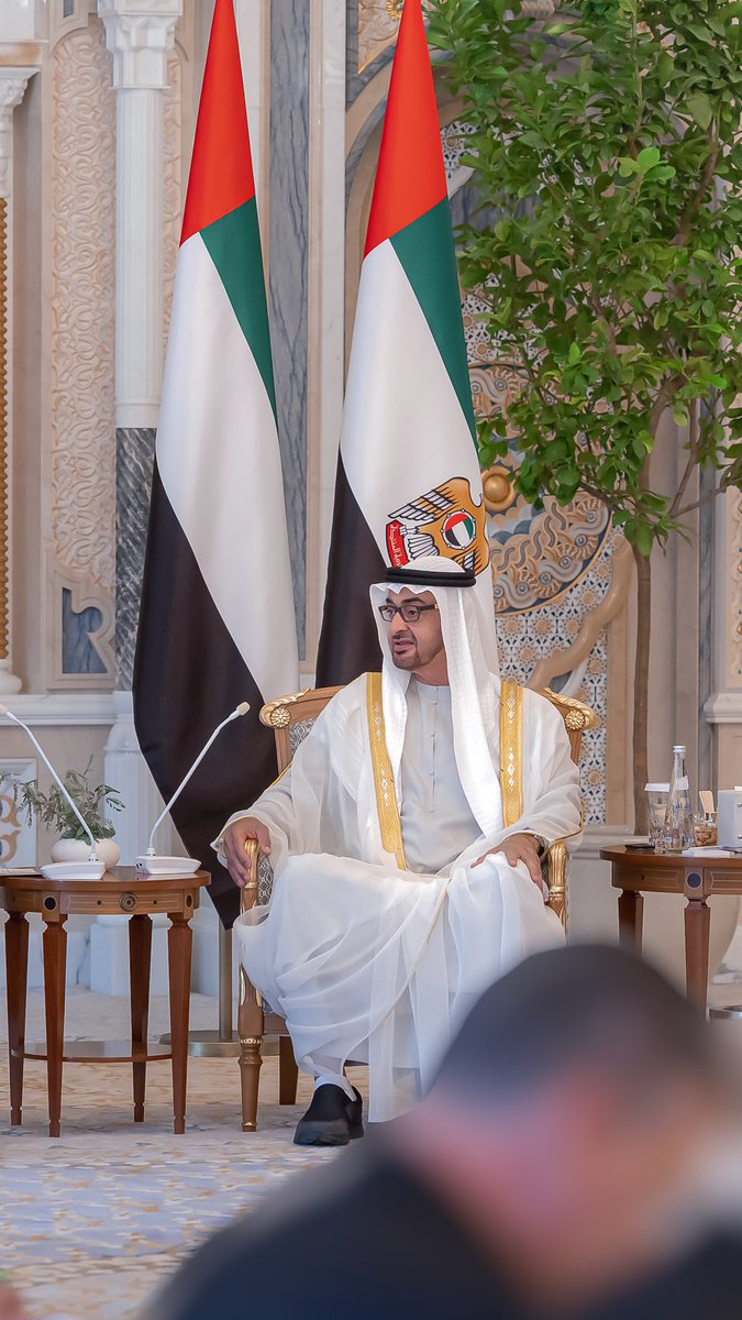 Tisumjojo's tweet photo. في العيد الوطني 52  نجدد العهد والولاء والحب والسمع والطاعة لولي الأمر الشيخ محمد بن زايد حفظه الله ورعاه  .. 🇦🇪 https://t.co/BkeDvKTELD