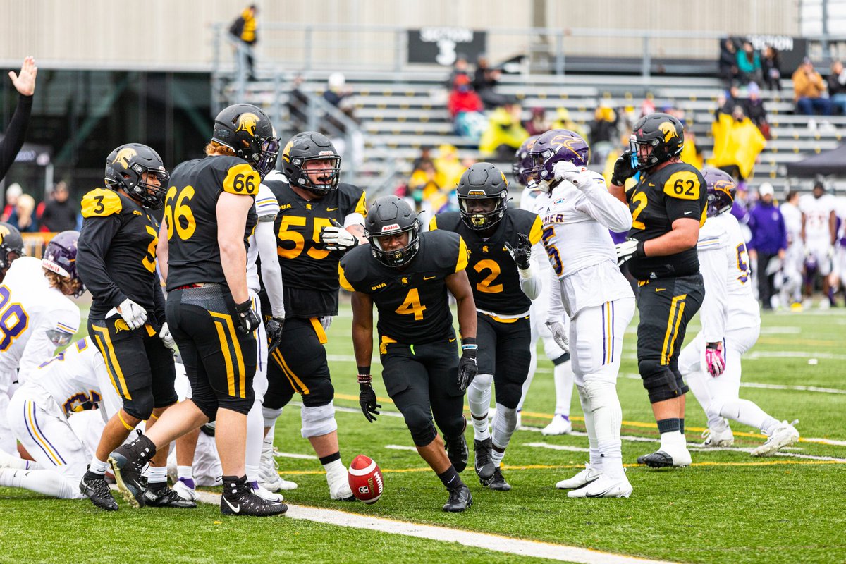 After a great meeting with <a href="/bertwarriorfbal/">Chris Bertoia</a> @coachDA97 <a href="/CoachJErdman/">Jerome Erdman</a> <a href="/CoachConway49/">CoachConway</a>
I'm blessed to receive my 3rd Usports scholarship offer from the University of Waterloo.