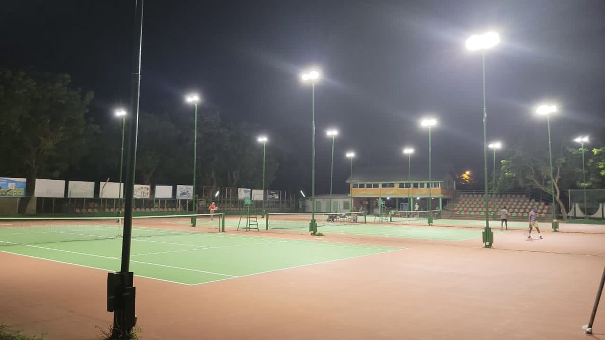 LemonMIC's tweet image. MIC Led flood light 150w on tennis court