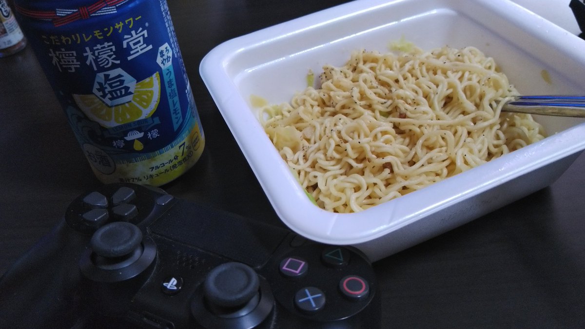 DsMs0707's tweet photo. 今から息子と、フォートナイト三昧開始😊🎮️

#昼飲み
#ゲーム
#フォートナイト https://t.co/8qOGptxSl7