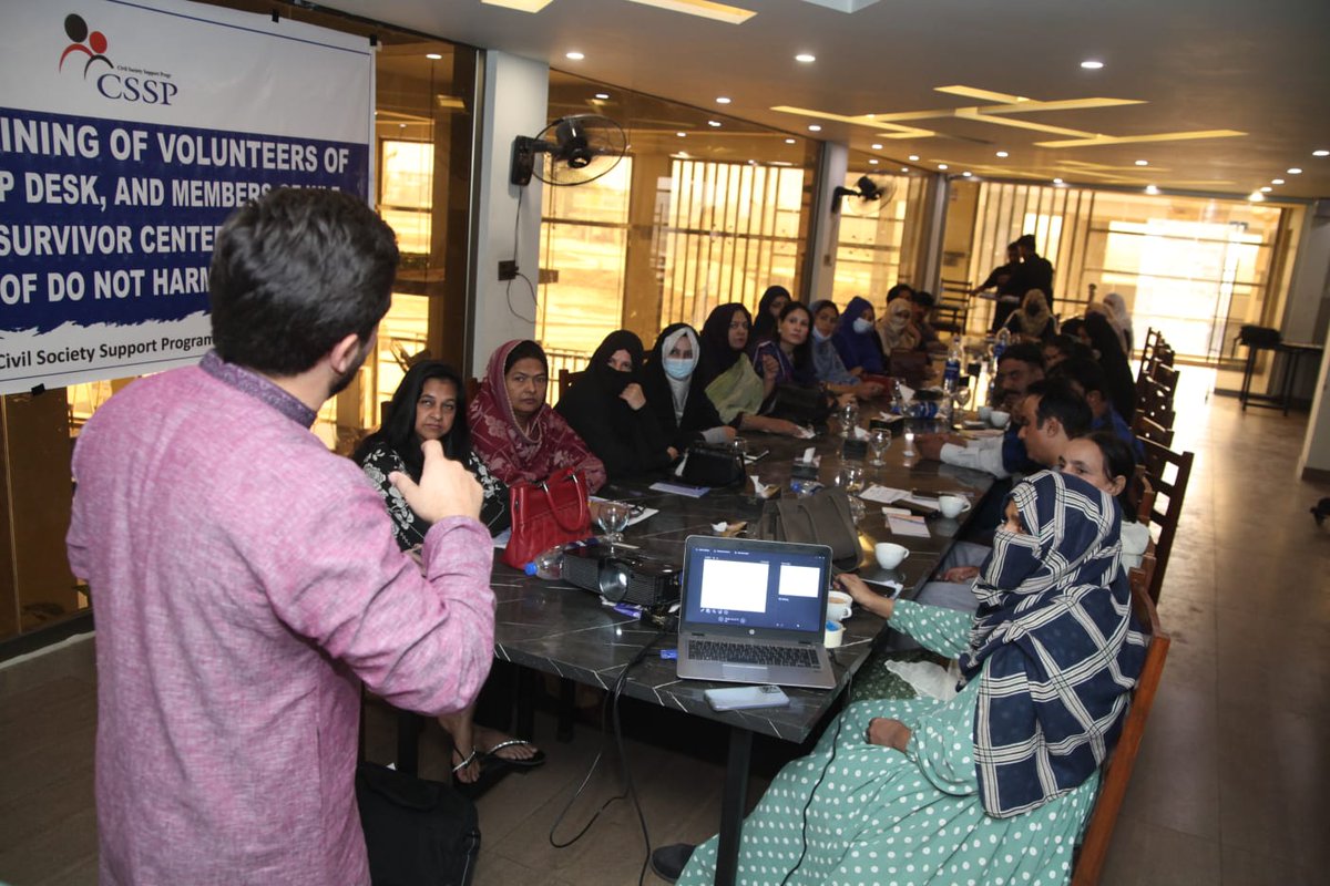 rozanoffice's tweet photo. Highlights of the 1-day Training with community volunteers, GBV case workers and lawyers on GBV, referral pathways, survivor-centered approach, and pro-women laws. #GBV #Caseworkers #Training https://t.co/lPbm6oXtsA