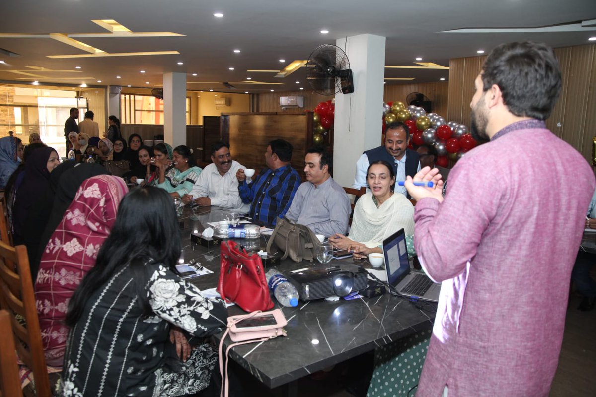 rozanoffice's tweet photo. Highlights of the 1-day Training with community volunteers, GBV case workers and lawyers on GBV, referral pathways, survivor-centered approach, and pro-women laws. #GBV #Caseworkers #Training https://t.co/lPbm6oXtsA