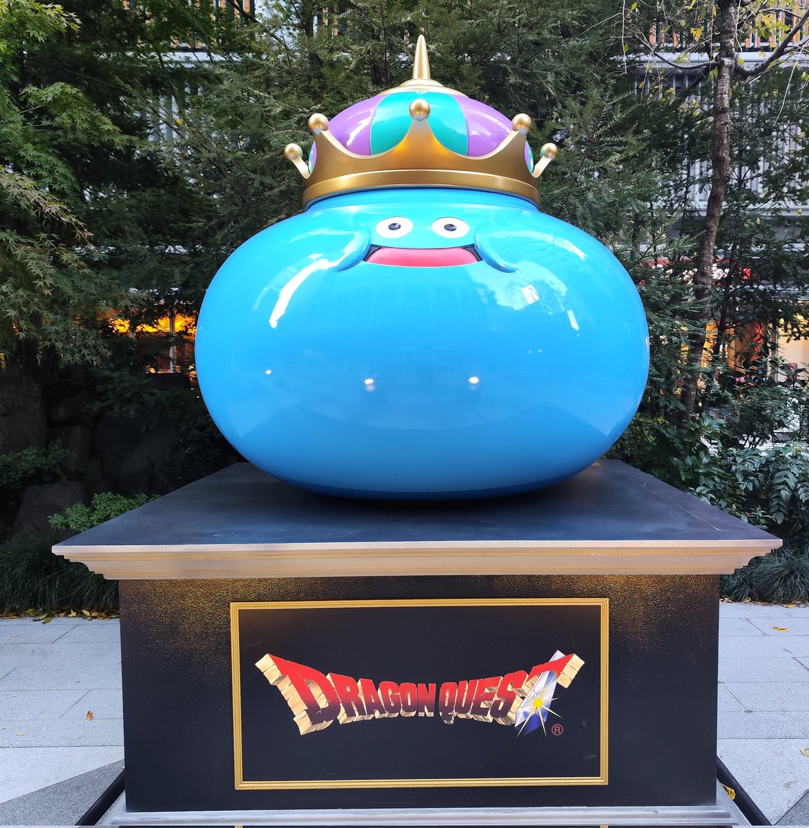 chuo9_magazine's tweet photo. 編）日本橋室町界隈のドラクエモンスターズ3のコラボイベントの本気度が凄い💥
福徳の森のオブジェが最高！まだそんなに混んでないので今がチャンスかも。

https://t.co/AHMVhjFzx0 https://t.co/d61IlSF2Ye