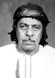 Qalmaerifa's tweet photo. 2 ديسمبر 1998م، توفي الشاعر والقاص (محمود بن محمد بن سالم الخصيبي) المولود في سمائل عام 1927م، درس في السعيدية بمسقط، وعمل مترجماً، وسافر إلى عدد من الدول منها الهند وباكستان، ثم إلى البحرين حيث عمل مترجماً، فالكويت التي عمل فيها مدرساً، وعاد إلى عمان بعد 23 عاماً عندما تولى السلطان قابوس الحكم في البلاد وعمل في وزارة التربية والتعليم وفي وزارة الإعلام، جمع الخصيبي بين الشعر والقصة والمقال الأدبي والمقامة.
فترك أربعة دواوين شعرية هي: (قيثارة حب)، و(صوت الناي)، و( إليها)، و(أوراق من شجرة المجد).

إضافة إلى مجموعة قصصية بعنوان (قلب للبيع) صدرت عام 1983م.

للطلب التواصل عبر الواتساب https://t.co/LragIWCC3O 
للطلب من الموقع:
https://t.co/5GWHleMdg2
الانستجرام:
https://t.co/2vOgMI6yej