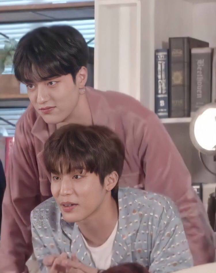 hjwmate's tweet photo. hajeongwoo short au.

— 𝐧𝐨 𝐨𝐧𝐞 𝐢𝐬 𝐬𝐞𝐧𝐭 𝐛𝐲 𝐚𝐜𝐜𝐢𝐝𝐞𝐧𝐭 𝐭𝐨 𝐚𝐧𝐲𝐨𝐧𝐞

alpha hrt x omega pjw

hjwmate © 2023 https://t.co/ANJtbLrBWO