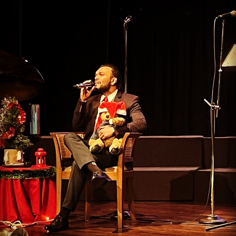 H_E_T_R_O_C_K's tweet photo. Itโs beginning to look a lot like Christmas ๐
.
.
#thebangaloremen #cappellabangalore #hetrock #thechristmassong #chestnut #christmas #bangalore #bic #music #singer #tenor #december #winter #teddy #teddybear https://t.co/mPVahLUzAd