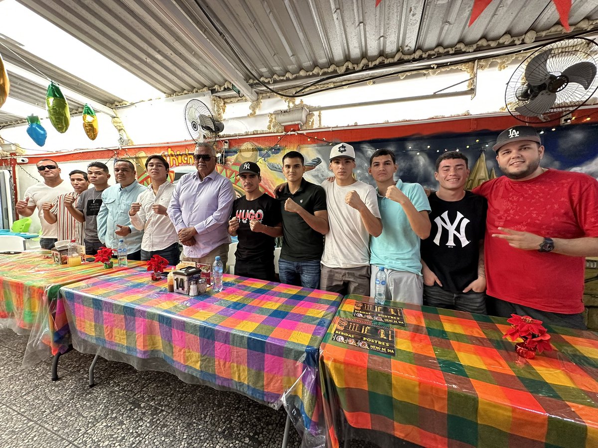 HectorZapari's tweet photo. Rueda de Prensa del siguiente evento boxístico para  cerrar el año, con los mejores talentos del sur de Sinaloa y la región y el gran regreso del BeBe Vega tras recuperarse de una lesión, noche explosiva de boxeo 💥🥊 @ZapariBoxing #forjandocampeones https://t.co/f9fruDWFym