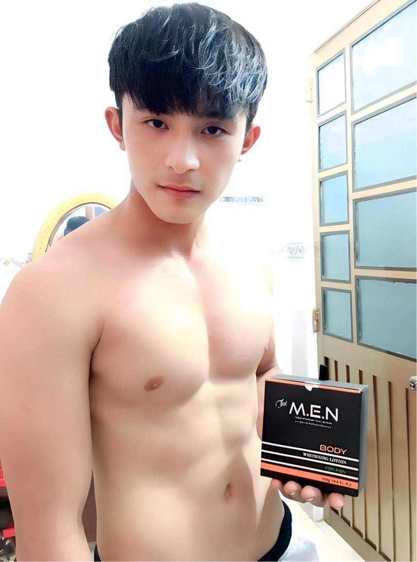 BotdamT's tweet image. 🏆🏆SỰ GỢI CẢM KHÔNG CHỈ ĐẾN TỪ NHỮNG KHỐI CƠ MÀ CÒN ĐẾN TỪ SỰ MƯỚT MÁT CỦA LÀN DA
#LOTION_FOR_MEN

🔜 Sữa dưỡng thể trắng da toàn thân thế hệ mới với chiết xuất từ #dịch #Ốc_Sên cùng công nghệ #Nano_Collagen có kết cấu xốp mềm sẽ hấp thụ nhanh