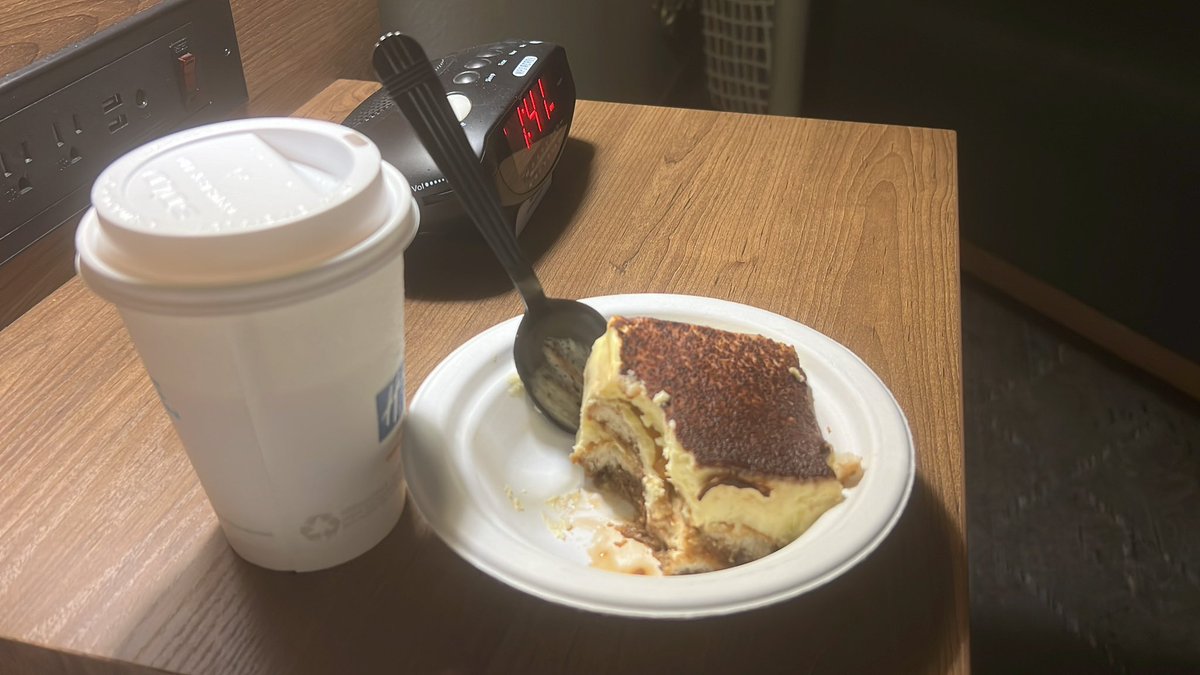 _RealAD_'s tweet photo. Biggest smile on my face right now…. Yummmmmy #WorkSnack 😊 https://t.co/1YjkR6spqB