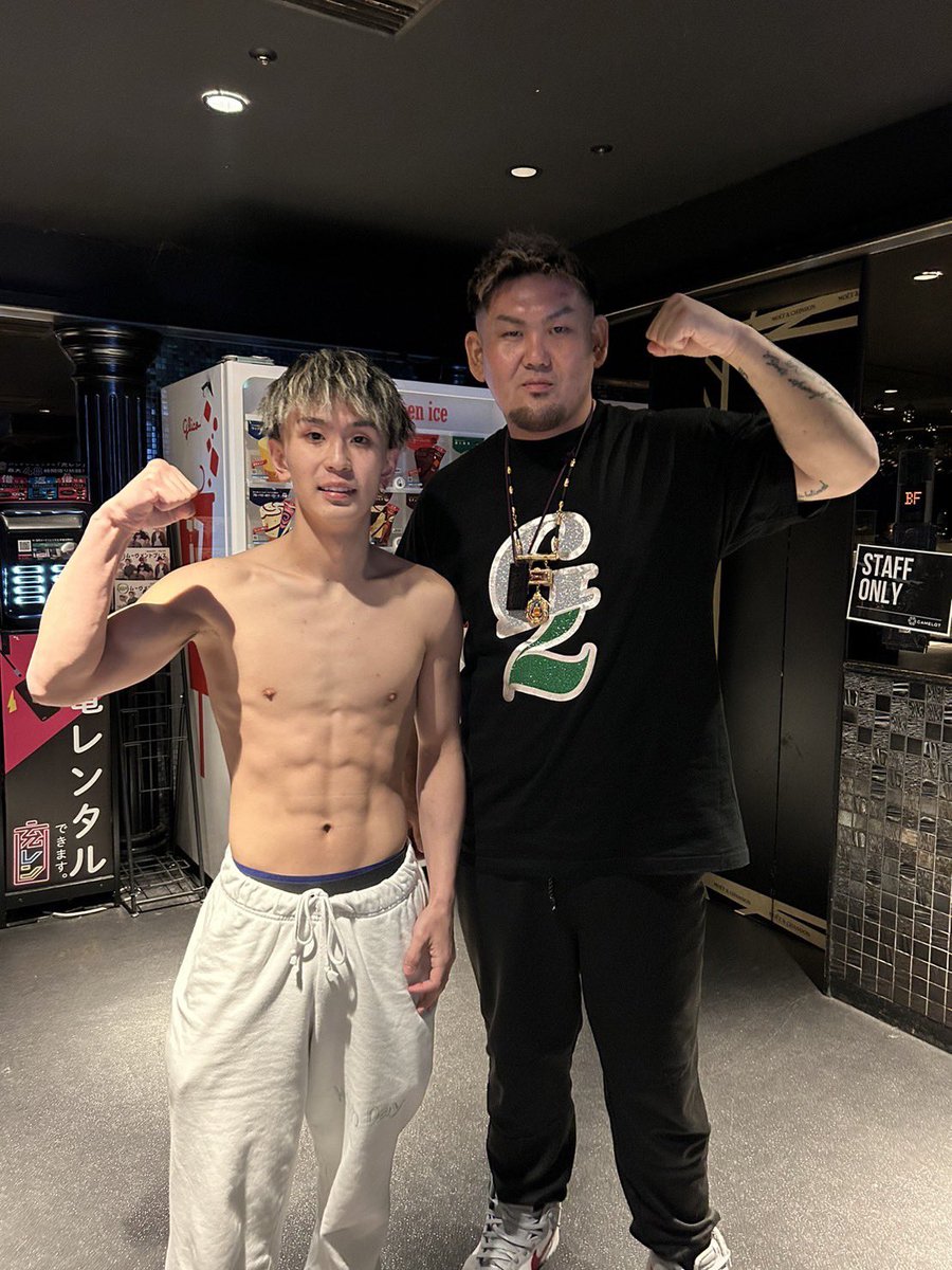k1_daiki's tweet photo. 計量パス💪🏻
やることはやった!チャンピオンなります👑
入場から試合まで楽しみにしてて下さい🥷🏻
応援よろしくお願いします🔥🔥
#k1 #k1wgp #k1_wgp #k1next #krush #bigbang #kickboxing #boxing #mma #muaythai #タイトルマッチ #峯大樹 https://t.co/rojwsi2vRX