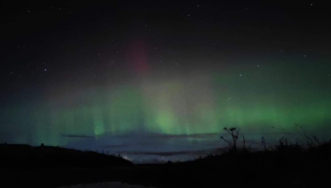 BroLewisB's tweet photo. The Isle of Lewis, last night. https://t.co/hyAAnBBUfk