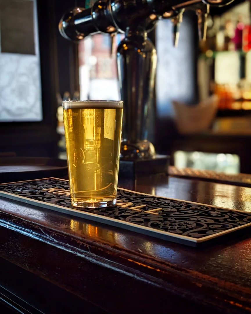 Lovely drop of Swords at <a href="/AdelphiLeeds/">The Adelphi</a> last week! History heads will know that The Adelphi and our own <a href="/thecardiganarms/">The Cardigan Arms</a> were designed by the same architect, one Thomas Winn. #themoreyouknow 🌈✨