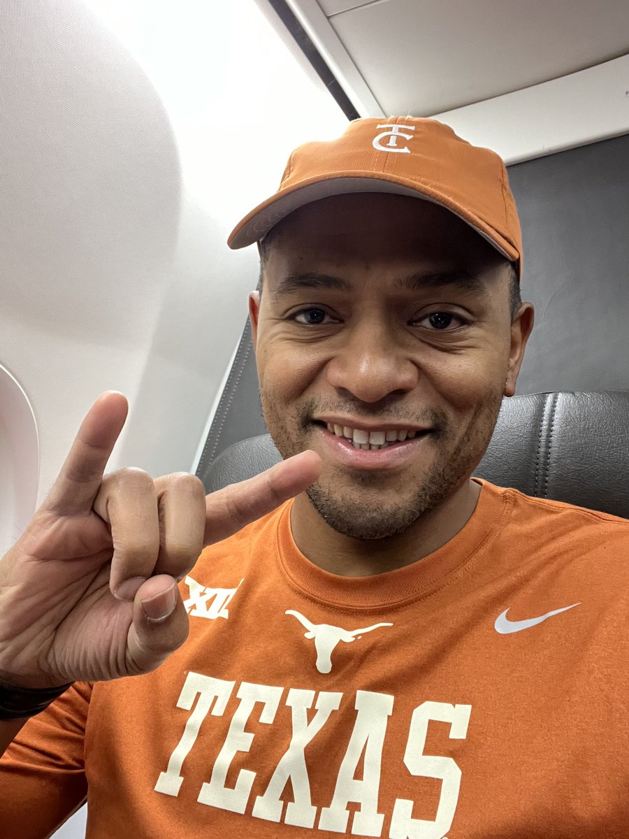 willmatthewsnow's tweet image. Caught the early flight up to Dallas for the BIG12 Championship to watch Texas play Oklahoma State. So excited for the guys and all their hard work this year. No matter the obstacle, they found a way. 

Let’s Go Horns! 🤘🏽🧡🏈

#Big12Championship #texasvsosu #longhornfootball #tx