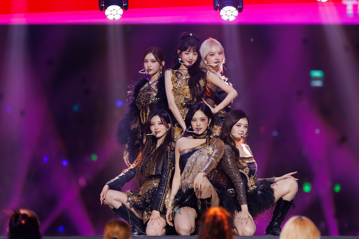 saranghaeive's tweet photo. 아이브 대상 축하해ㅜㅜㅠㅠㅠㅠㅠㅠㅠㅠㅠㅠㅠㅠㅠㅠㅠㅠ올해도 대상을 받다니ㅠㅠㅠ이런 멋있는 상을 2년 연속으로 받다니 다이브인게 너무 자랑스러워!!!!!!!!
#아이브 #아이브_2주년 #아이브_대상 #다이브 #아이브사랑해 https://t.co/k1wHRcZlqt