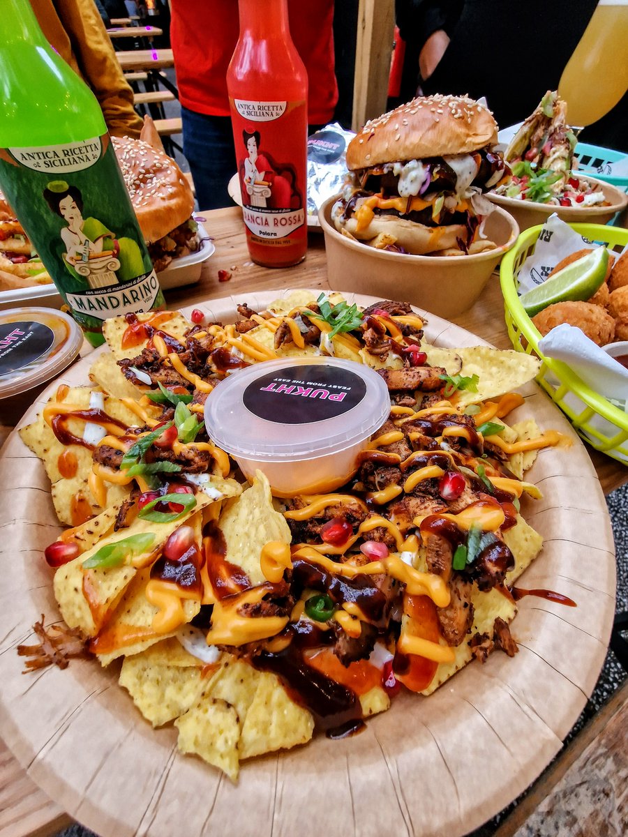 It's the weekennnddd🚀 Grab your pals, grab a drink, our courtyard slings bangin' street food alllll weekend long