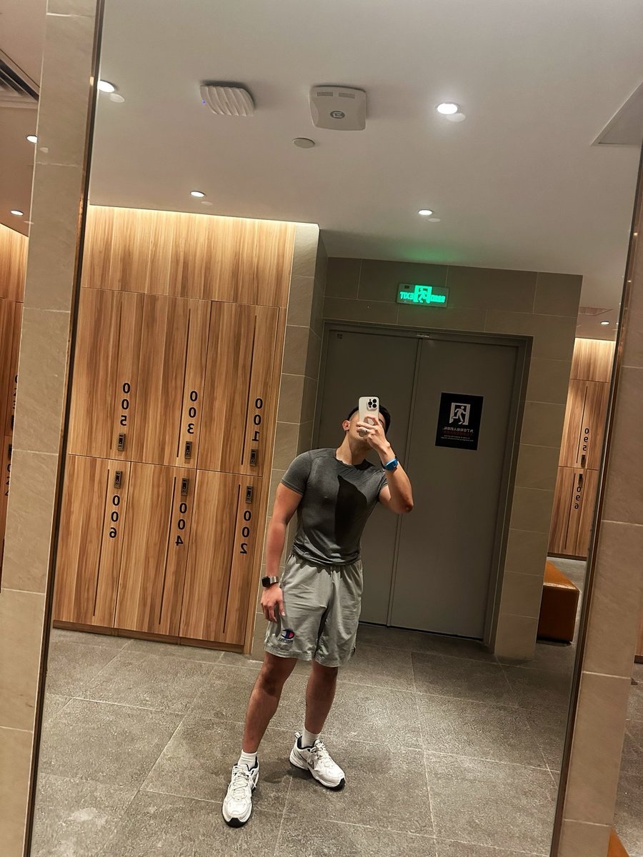 变态超人（广州 上海） tweet media