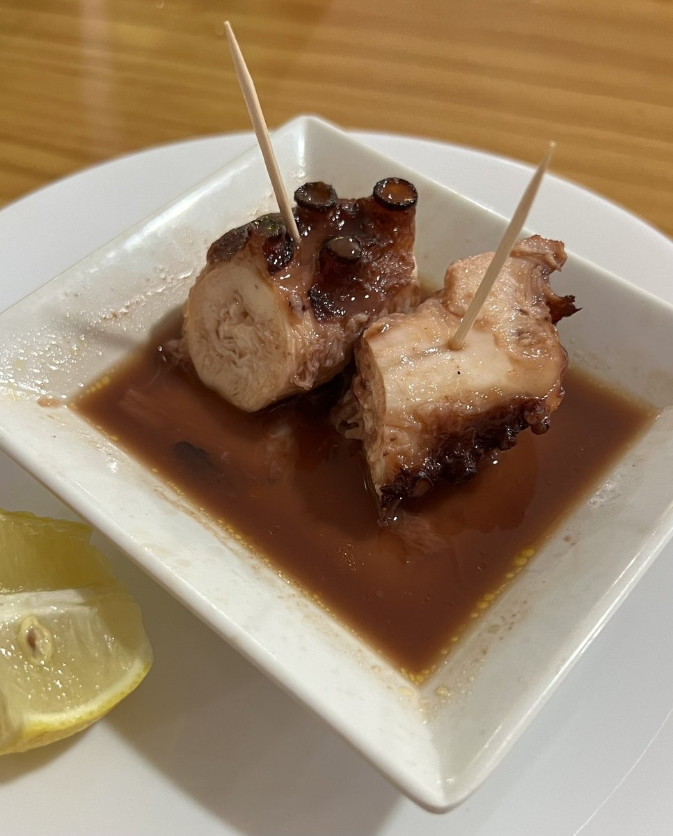 Que me perdonen los puristas y aún a riesgo de que no me vuelvan a dejar entra en Galicia…..  ¡EL MEJOR PULPO DE ESPAÑA ES EL QUE SE HACE EN MURCIA! (Hala, ya lo he dicho) 😁
