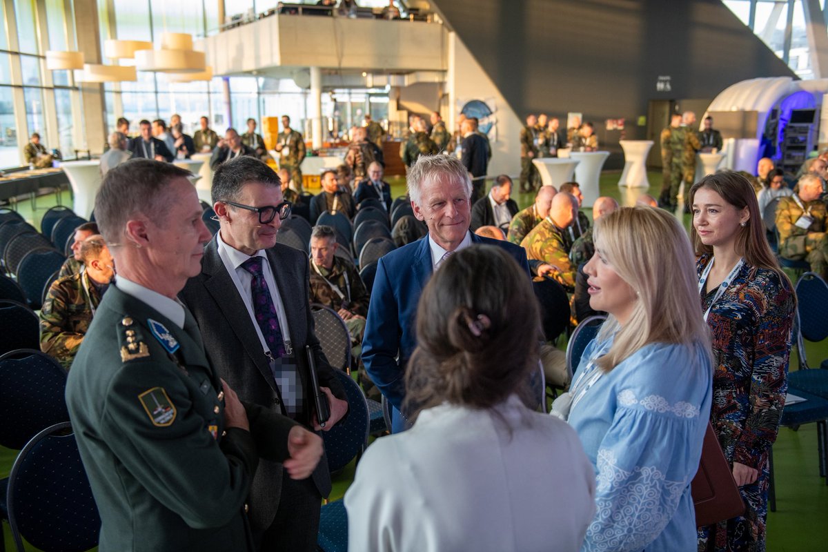 1GENLCorps's tweet photo. Reflecting on CETE23's success, our deep appreciation goes to partners like HPA, HHLA, Airbus, and Friedrich-Naumann-Stiftung for animating the Comprehensive Approach with vitality and purpose. #WeAreNATO #CommonEffort" https://t.co/jwKJzcMXbG