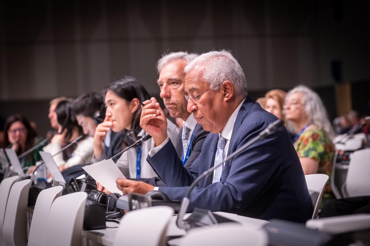 antoniocostapm's tweet photo. A luta contra as alterações climáticas é um desafio que temos de superar de forma solidária. Por essa razão, este ano aumentámos as verbas para cooperação internacional de 4 para 6 milhões de euros por ano.
#COP28 #COP28UAE https://t.co/uW3i6H1VYR