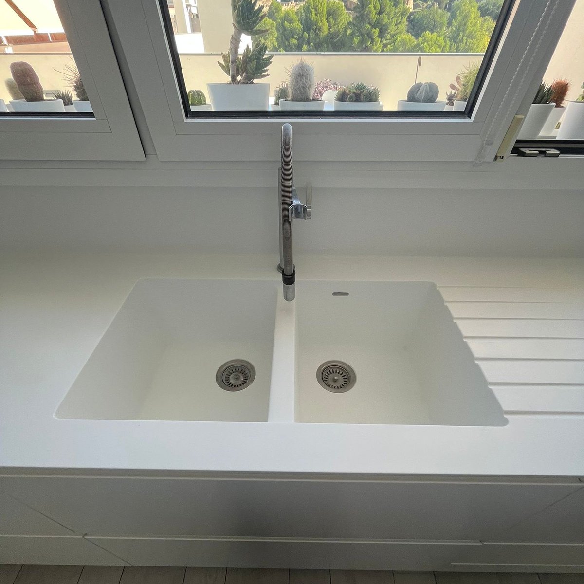 innova_grup's tweet photo. Las encimeras de cocina en SOLID SURFACE tienen numerosas ventajas estéticas y prácticas. 
Descúbrelos todos https://t.co/roxo17hh9m  -
https://t.co/5OikXfwRIh

#innobanys #innovagrup #interiorismo #interiordesign #decostyle  #solidsurface #manresa #santpedor #barcelona https://t.co/8aEGsPXqYH