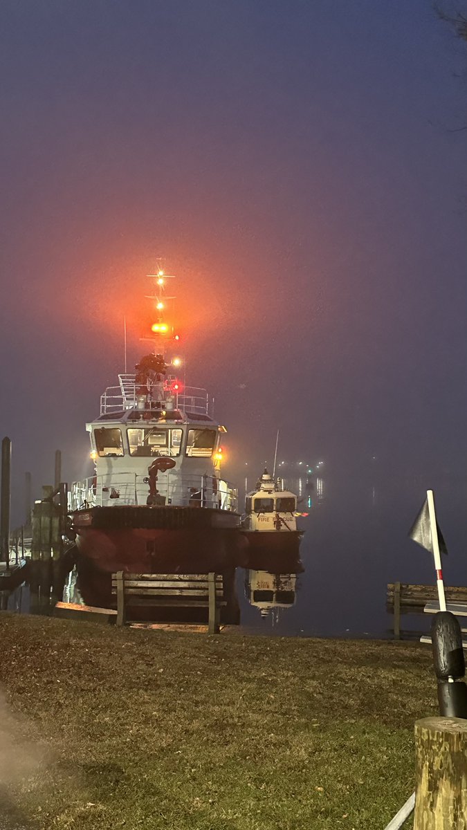 doyle0213's tweet photo. Visibility is limited today due to fog. Be extra careful out there. 

Also, daily test of the navigation lights on the #JohnRFrazier is complete. All are working correctly. https://t.co/VvxwqXkBgP