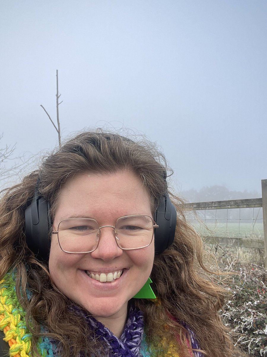 Multitasking whilst listening to #TTREnglish <a href="/TTREnglish/">Teachers Talk English</a> <a href="/anniebergin_/">Annie Bergin</a>