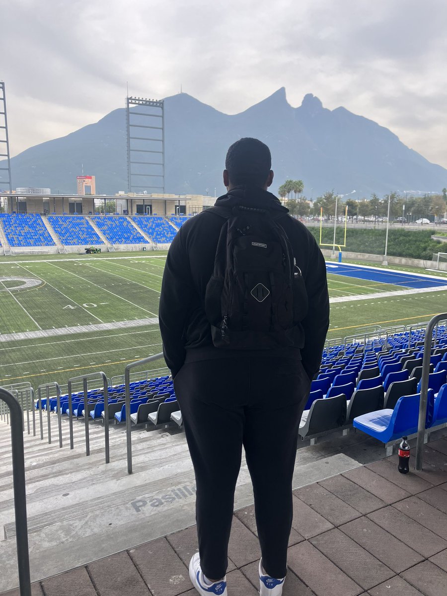 Had a great time at Tech de Monterrey for a game day “Tazón Azteca”.  Thank you to all the coaches  <a href="/alvaro_salazarr/">Coach Salazar</a> for the invite and the amazing experience and campus tour. <a href="/BorregosMty/">Borregos Monterrey</a> 
<a href="/jason247scout/">Jason Jewell</a> <a href="/FootballBrophy/">Brophy Football</a>