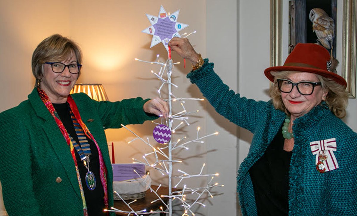 You can leave a personal tribute to remember a loved one on the Christmas Memory tree, which has been set up by the Bereavement Help Point at the Falcon Hotel, Uppingham.  For more info about bereavement support and drop in bereavement help points, visit …ngmattersleicestershireandrutland.com/about-6