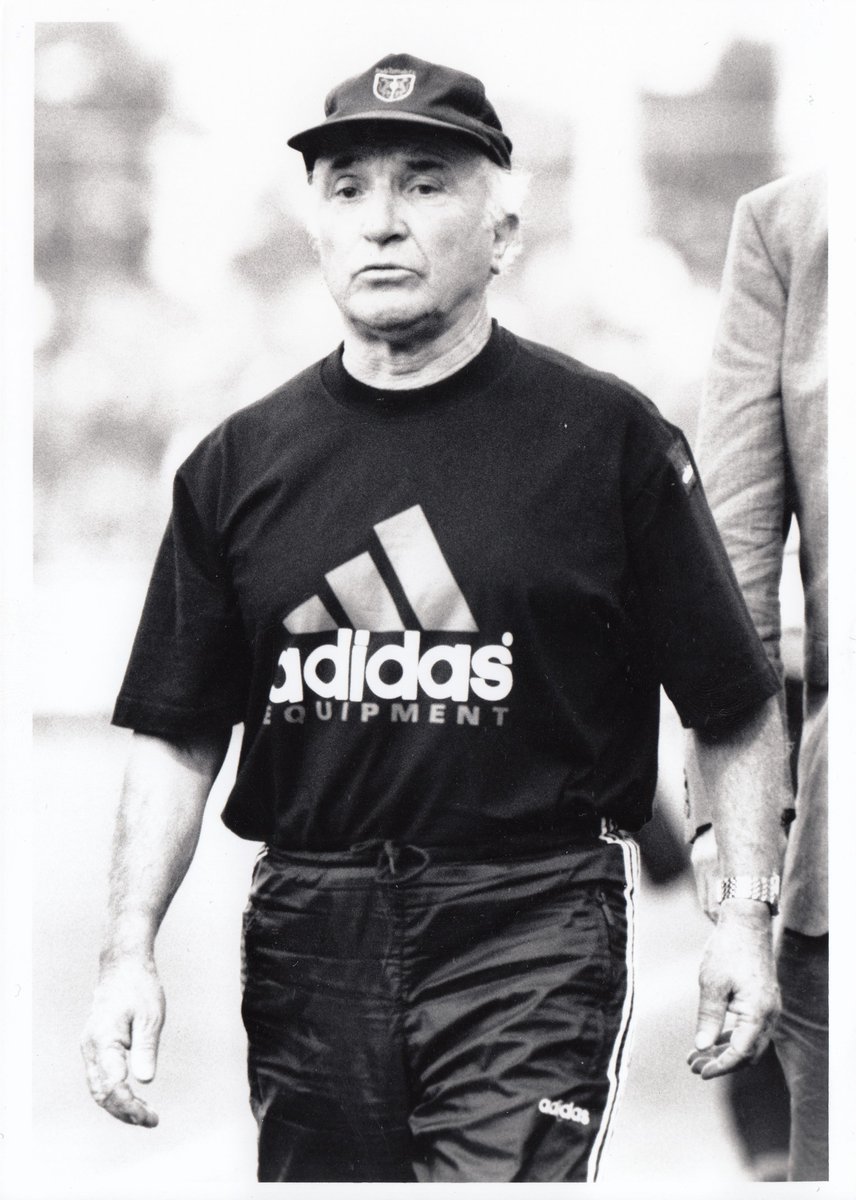 ROUGEmemoire's tweet image. 🔴⚫ Entraîneur du Stade Rennais de 1993 à 1996, Michel Le Milinaire nous a quittés à l'âge de 92 ans. #RIP

🙏 Toutes nos pensées aux proches du coach à la casquette qui était à la tête des Rouge et Noir lors de la dernière montée en première division

🔗 rougememoire.com/leader/michel-…