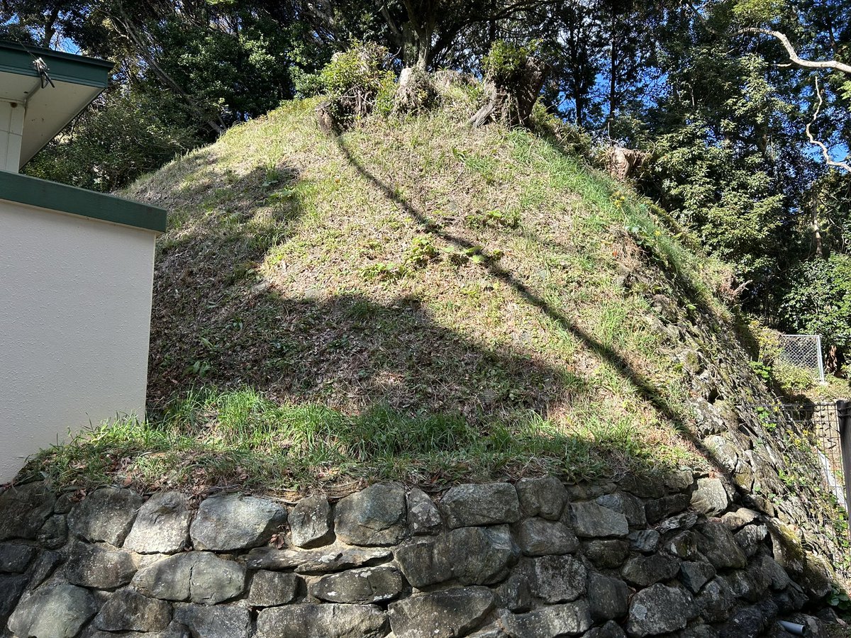 aikofun_'s tweet photo. ついに念願の竹原古墳に行ってきました！
王塚古墳、チブサン古墳、竹原古墳と九州の装飾古墳を堪能した秋となりました。とても幸せです。 https://t.co/frPsyTQIB1