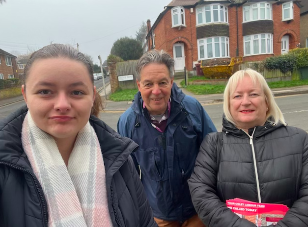Coley Labour Party (@coleylabour) on Twitter photo When we say "Working all the year round in Coley" we mean it! Coley Labour Councillors Ellie Emberson, Paul Gillings & Liz Terry out talking to residents this morning <a href="/RDGLabourCllrs/">Reading Labour Councillors</a> #ColeyMatters <a href="/reading_labour/">Reading Labour</a> When we say "Working all the year round in Coley" we mean it! Coley Labour Councillors Ellie Emberson, Paul Gillings & Liz Terry out talking to residents this morning <a href="/RDGLabourCllrs/">Reading Labour Councillors</a> #ColeyMatters <a href="/reading_labour/">Reading Labour</a>