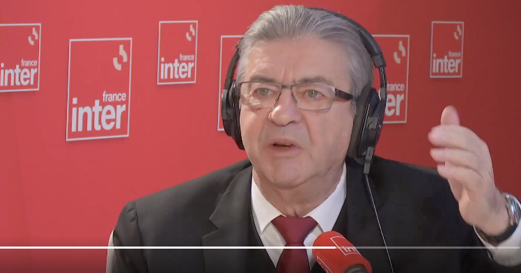 tcabarrus's tweet photo. Sur la fin de la Nupes, Mélenchon dit tout et son contraire
Il commence par affirmer que ce sont les médias qui annoncent la mort de la #Nupes, jusqu'à ce qu'#AliBaddou lui rétorque: "ce sont vos mots à Rochefort".
Confondu, il change de défense, en disant "Ce n'est pas moi, c'est eux: Le #PCF a voté et dit qu'il n'y avait plus de #Nupes, le #PS a voté un moratoire, quant aux #Verts, ils ont retiré le nom de Nupes..."
Pourquoi cette rupture? Il prétend qu'il ne sait pas, que sa radicalité, ses outrances, sa violence verbale ne seraient pour rien. "Depuis 12 ans, dit-il, on me reproche d'avoir cité Shakespeare, "le bruit et la fureur"...