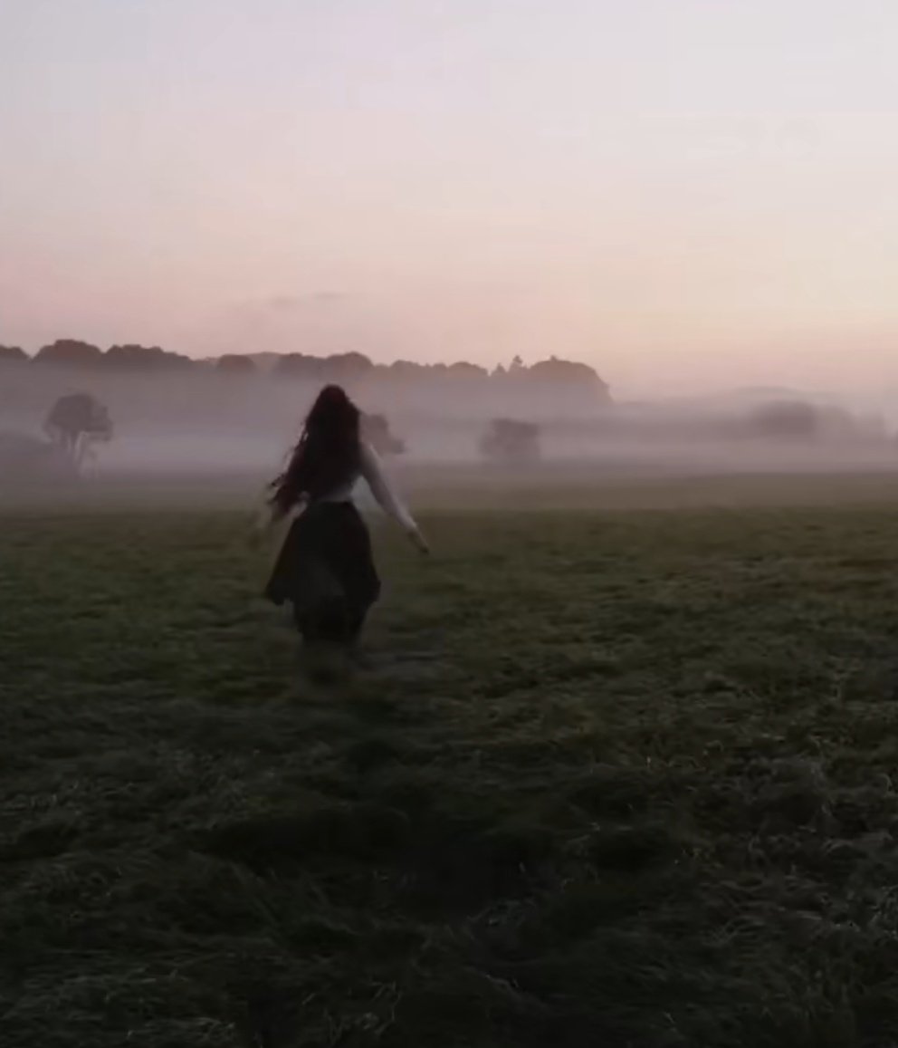 Lovandfear's tweet photo. I can lose myself in some fictional story, a story that’ll allow me to experience moments of happiness that elude me in my own life.
- lovandfear https://t.co/NkZuF5AOkW