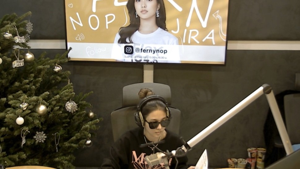 susupeh's tweet photo. คลื่นนี้มี FJสาวสวยมาดเท่ห์ และมีแต่เพลงเพราะค่ะ #FJfernflex1045 #fjfern #fernynop #เฟิร์นนพจิรา https://t.co/pdkiVdRcZ7