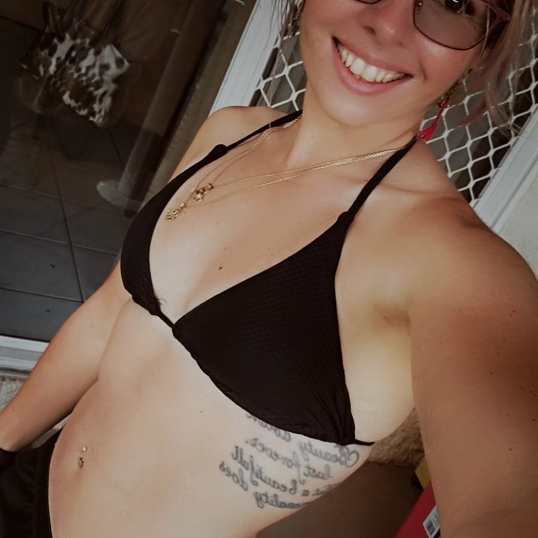 NQcouple22's tweet photo. #feelslikesummer #FYP #comecheckthis #💙🤍 #aussietrucker
Sneaky snapshots
https://t.co/tufobJiEgW https://t.co/s1sQbQfi3r
