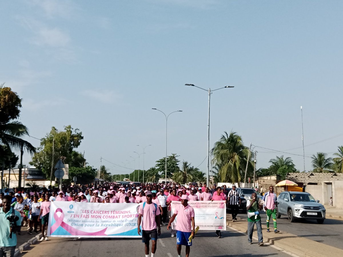 AfrikellesMedia's tweet image. Apothéose ce samedi matin de la tournée nationale de sensibilisation et de dépistage du cancer du sein Mouvement Femmes @UnirTgOfficiel.
 
Une grande marche sportive a fait le tour de la ville d'#Aneho.
Elle sera suivie de sensibilisation et de dépistage.

@lawson_kayi

#Cancer