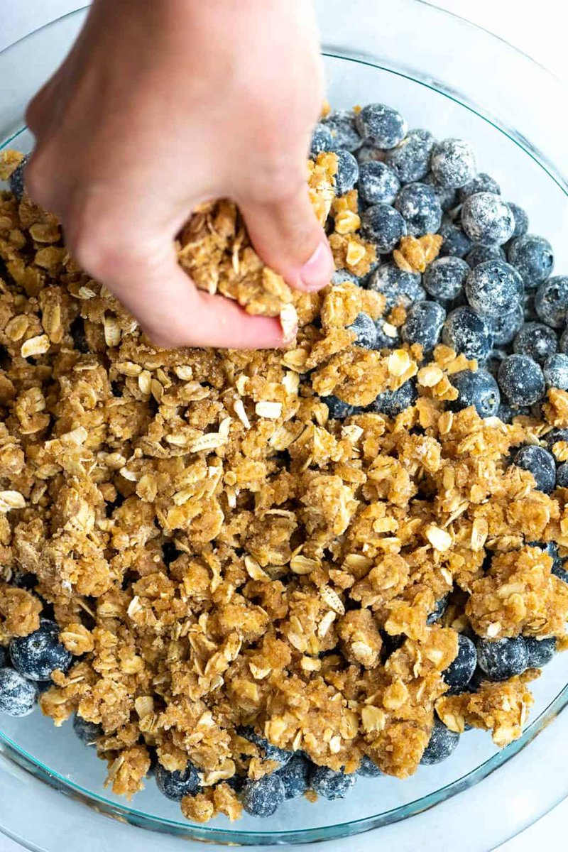 Cómo preparar en casa tus cereales para un desayuno completo: crumble de arándanos con cobertura. <a href="/recetasdejujo/">Las recetas de JuJo</a> lasrecetasdejujo.com/crumble-de-ara…