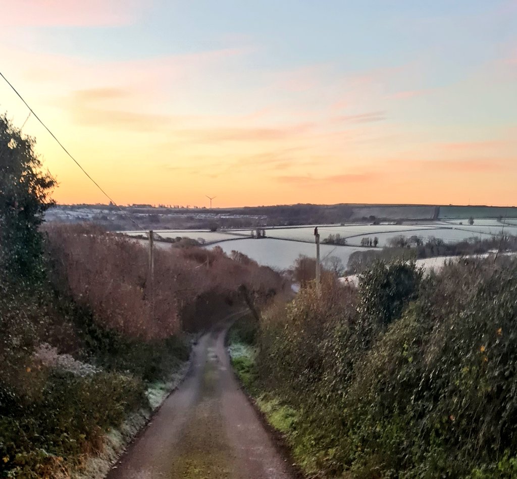 tregooseoldmill's tweet photo. A lovely frosty ❄️ morning in Cornwall... an ideal day to wrap up warm and explore the beautiful countryside and many beaches

#winterwalks #winterbreak #winter #weekendaway #countrysideescape  #weekendaway #northcornwall #holidaycottagesuk #frosty #frost https://t.co/dS0ZVmfOBV