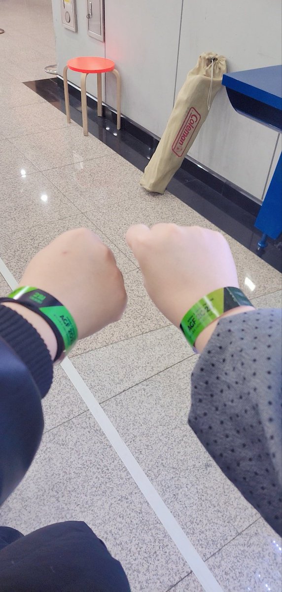caliro0143's tweet photo. ㅎ헤 오랜만에 오타쿠행사 왓다간다 https://t.co/9zGCWa8uEo