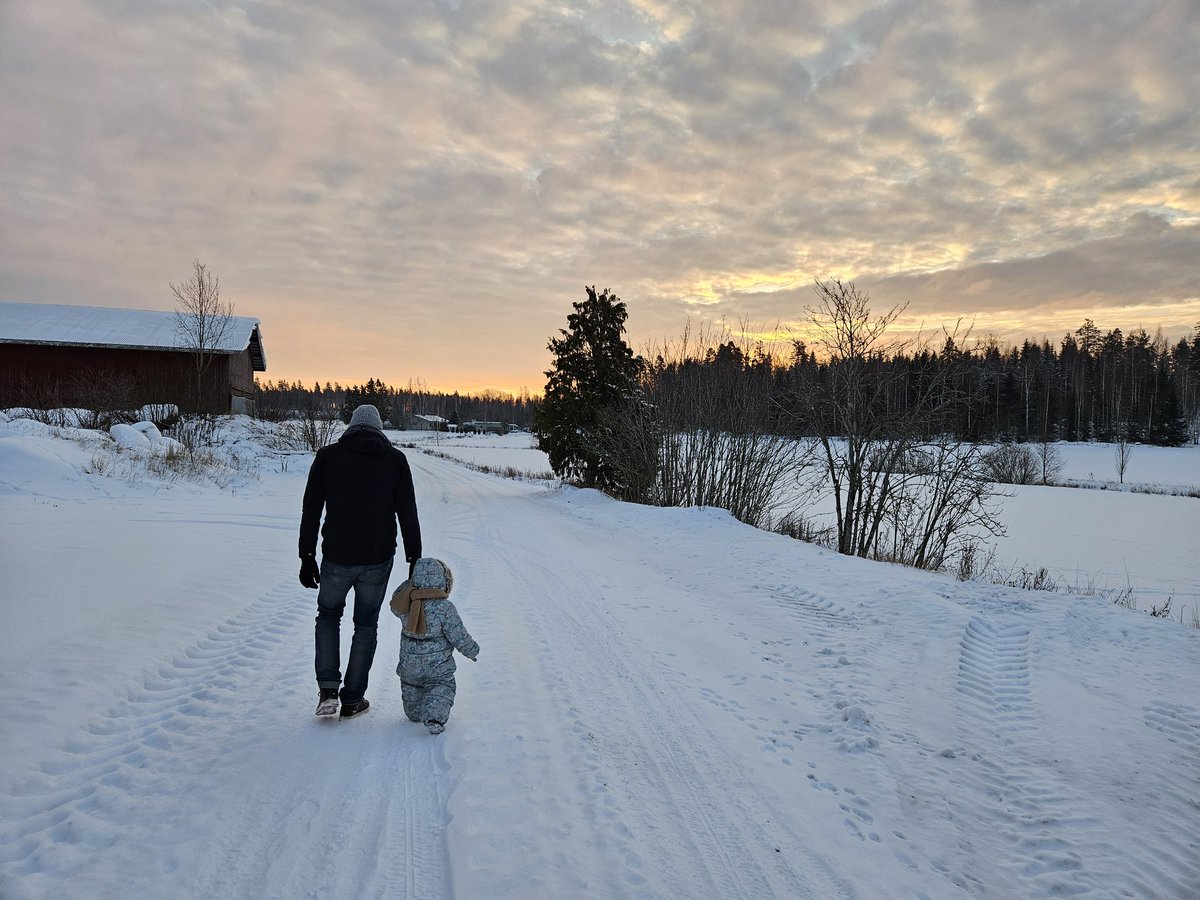 Woke up to this, winter wonderland! ❄️☃️💜